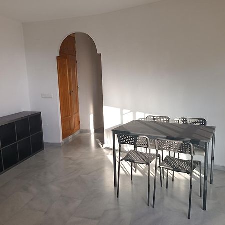 Lovely Penthouse In Front Of The Beach With Free Parking Málaga Extérieur photo