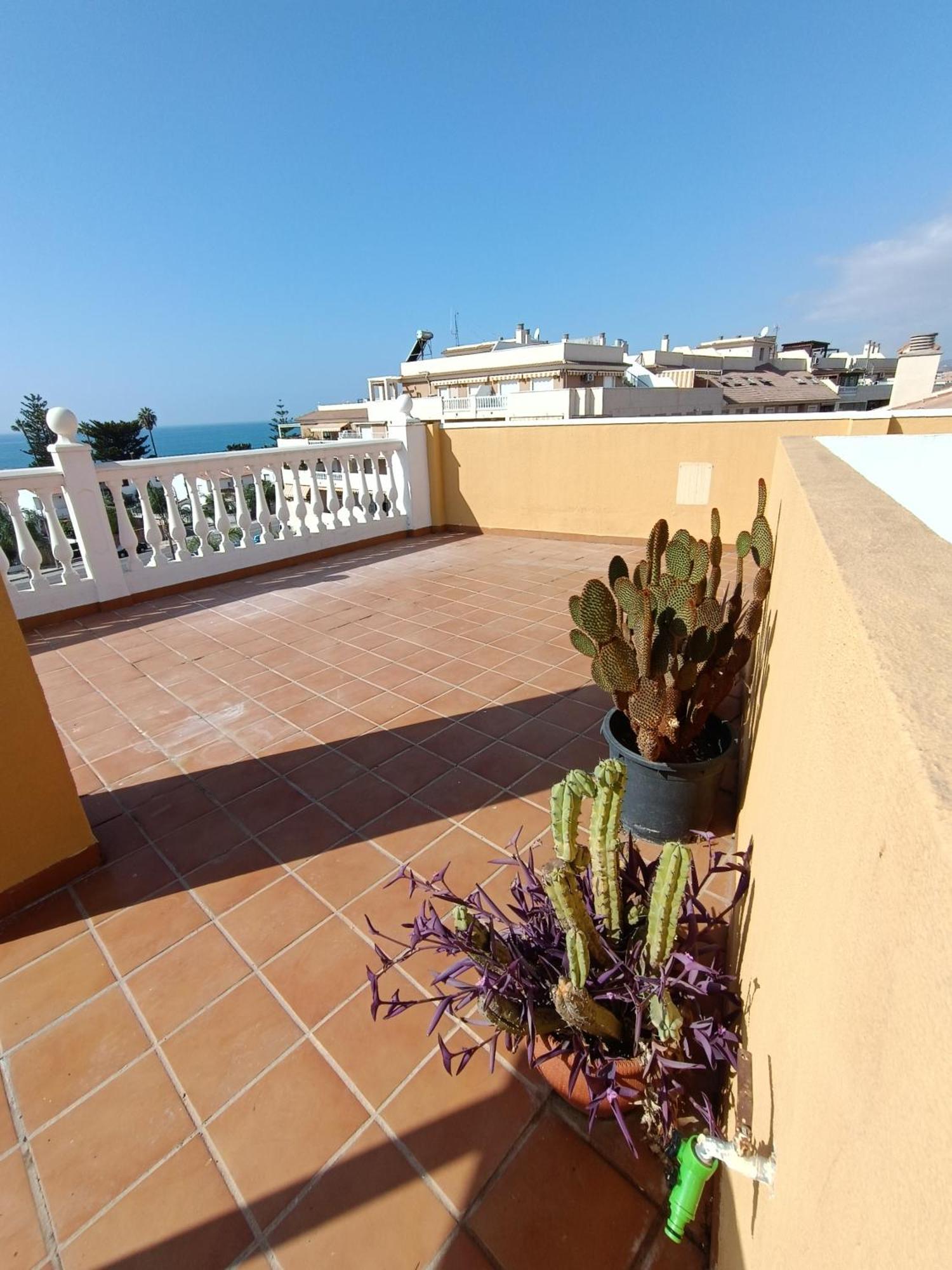 Lovely Penthouse In Front Of The Beach With Free Parking Málaga Extérieur photo