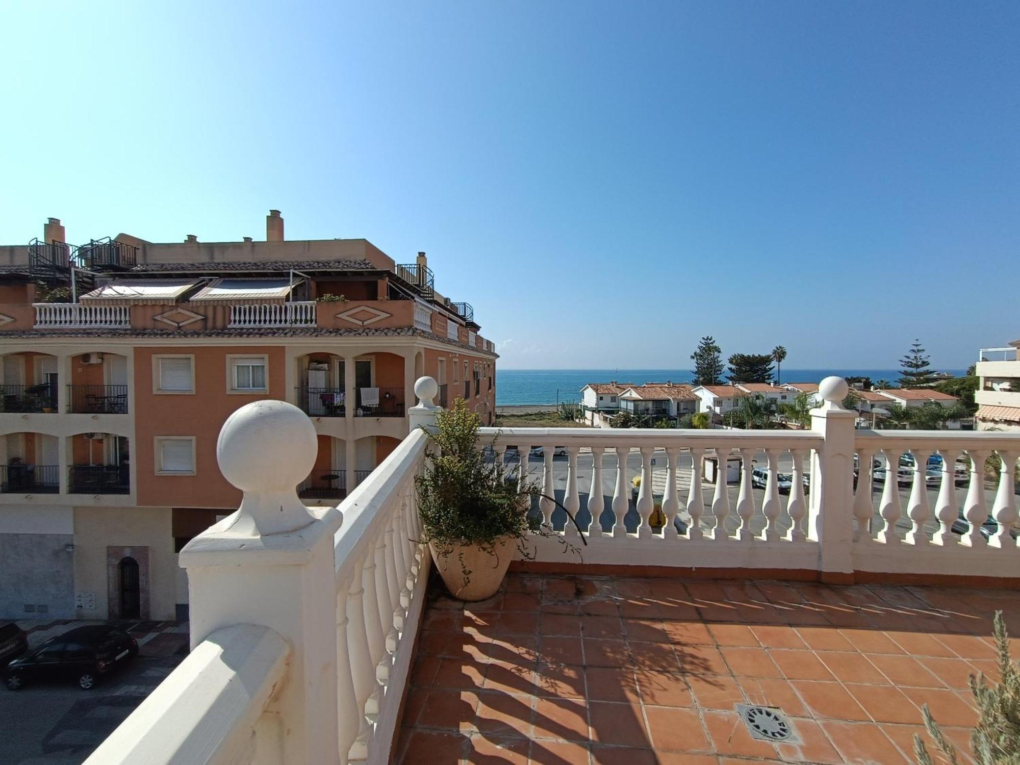Lovely Penthouse In Front Of The Beach With Free Parking Málaga Extérieur photo