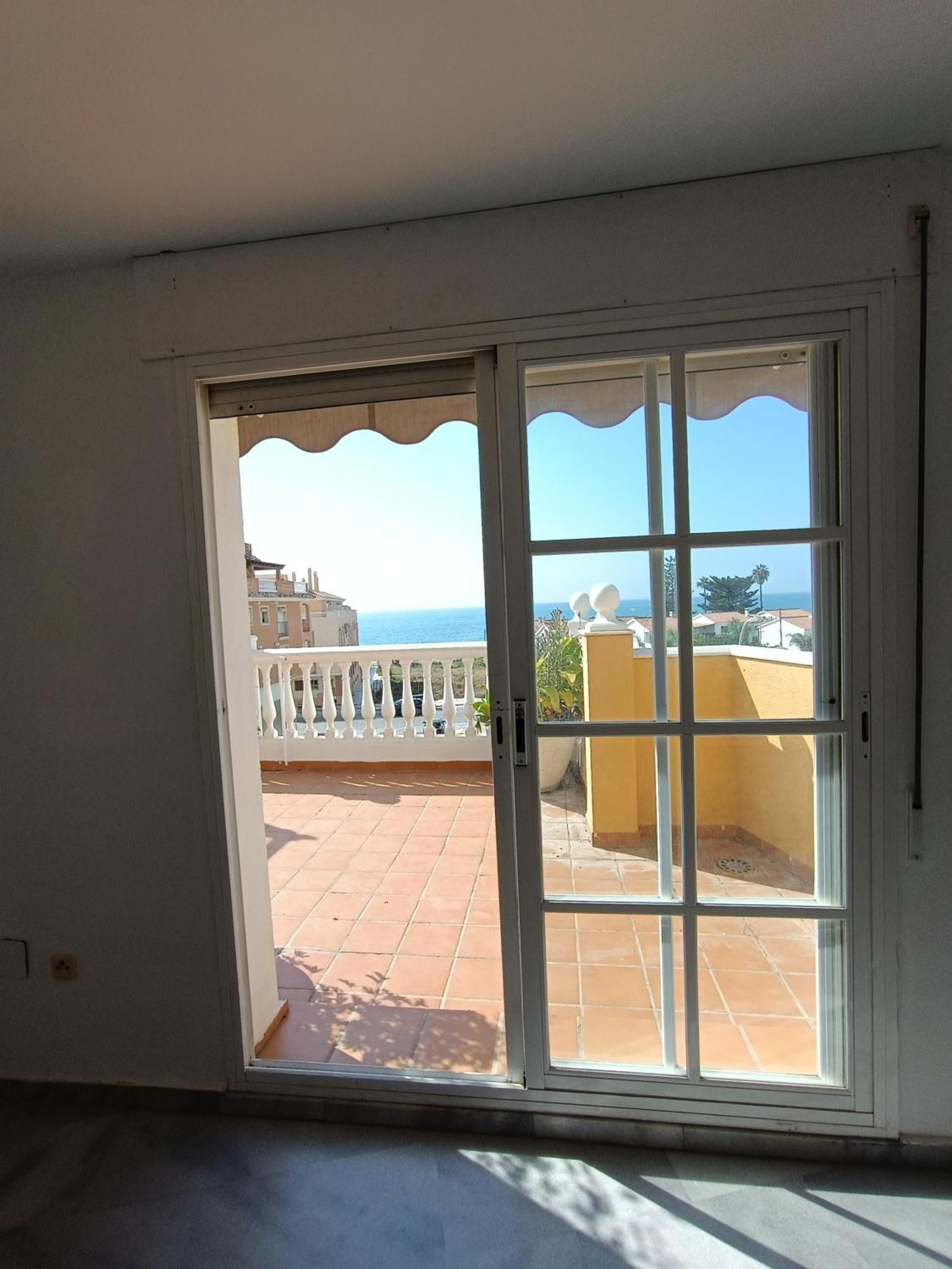 Lovely Penthouse In Front Of The Beach With Free Parking Málaga Extérieur photo