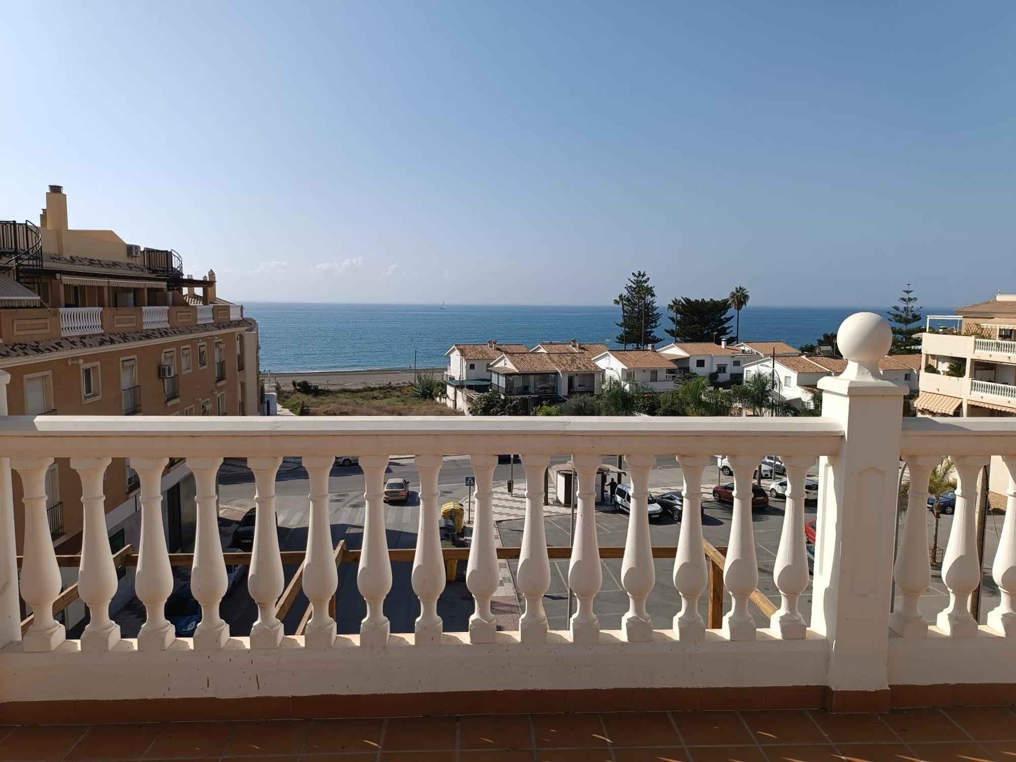 Lovely Penthouse In Front Of The Beach With Free Parking Málaga Extérieur photo